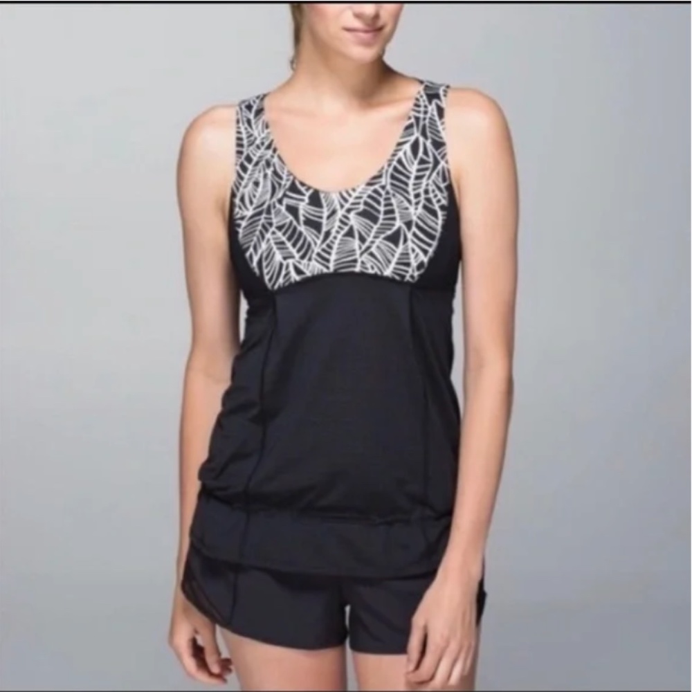 LULULEMON Hustle and Bustle Tank Top  Black/White Angel Wings Print Size 6